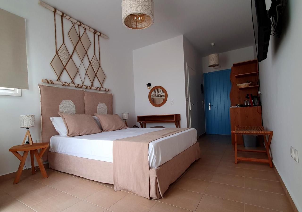 Sarakiniko Rooms Adamantas  Екстериор снимка