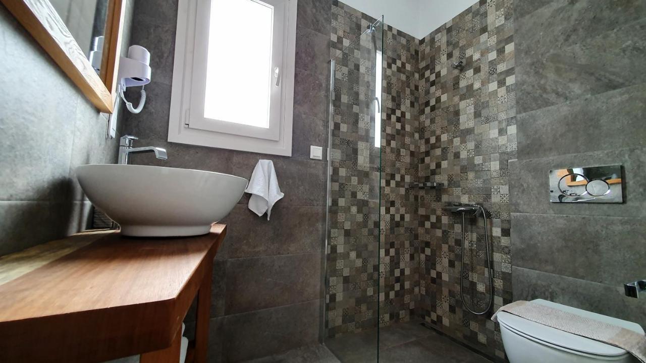 Sarakiniko Rooms Adamantas  Екстериор снимка