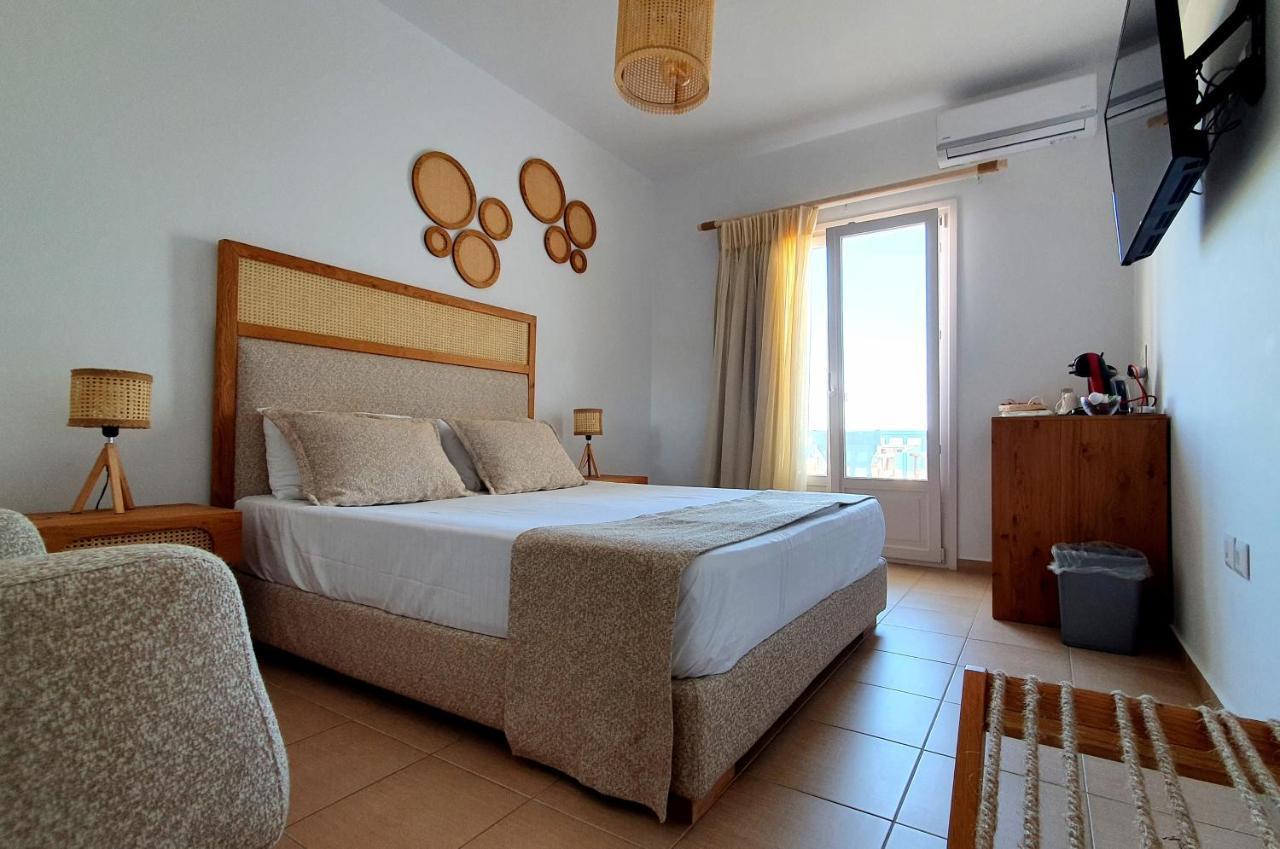 Sarakiniko Rooms Adamantas  Екстериор снимка