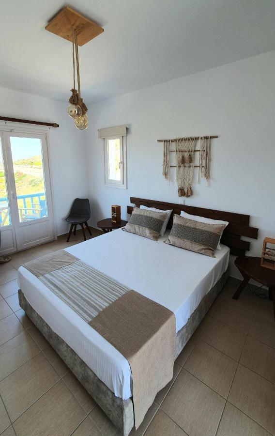 Sarakiniko Rooms Adamantas  Екстериор снимка