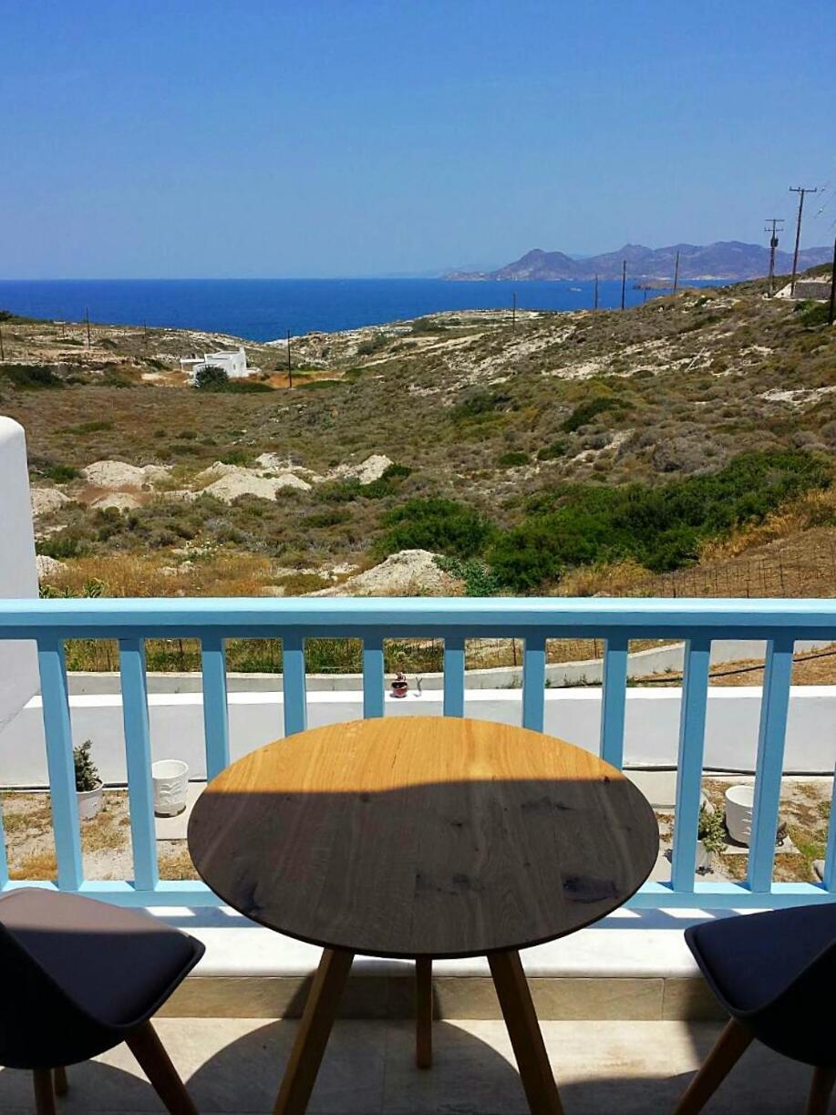 Sarakiniko Rooms Adamantas  Екстериор снимка