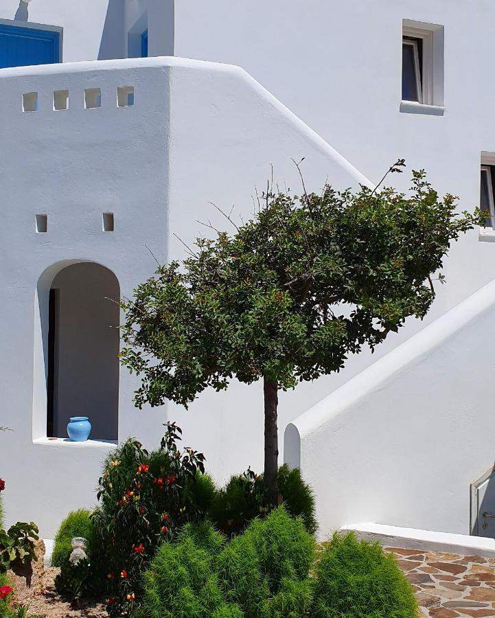 Sarakiniko Rooms Adamantas  Екстериор снимка