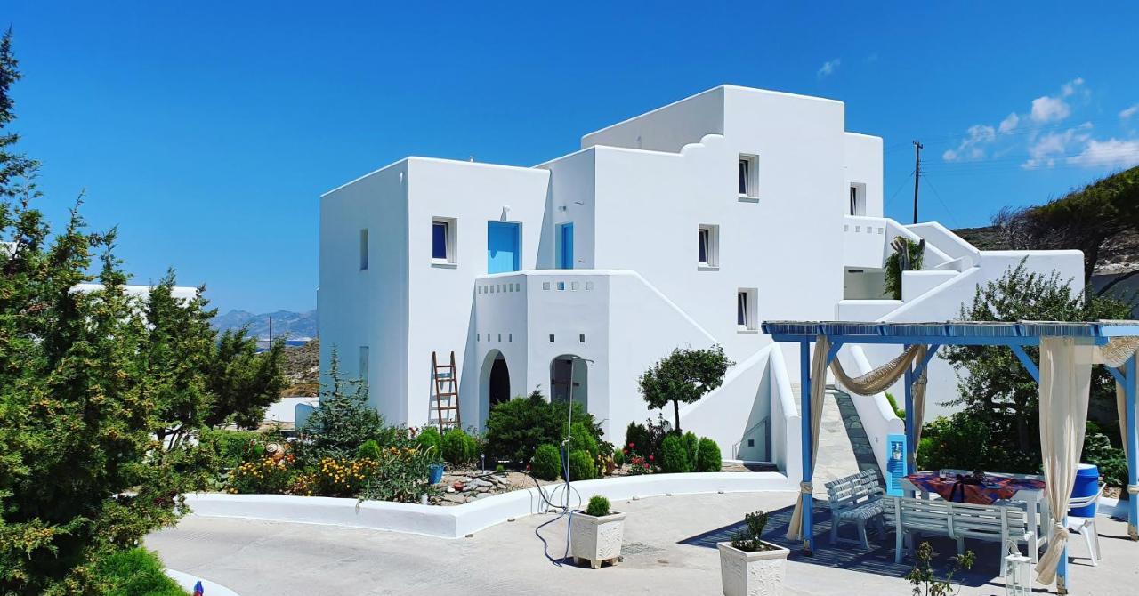 Sarakiniko Rooms Adamantas  Екстериор снимка
