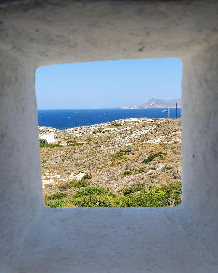 Sarakiniko Rooms Adamantas  Екстериор снимка